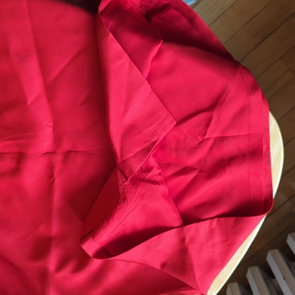 Red knee length silk skirt size 6 from Ellen Tracy - Picture 4 of 4